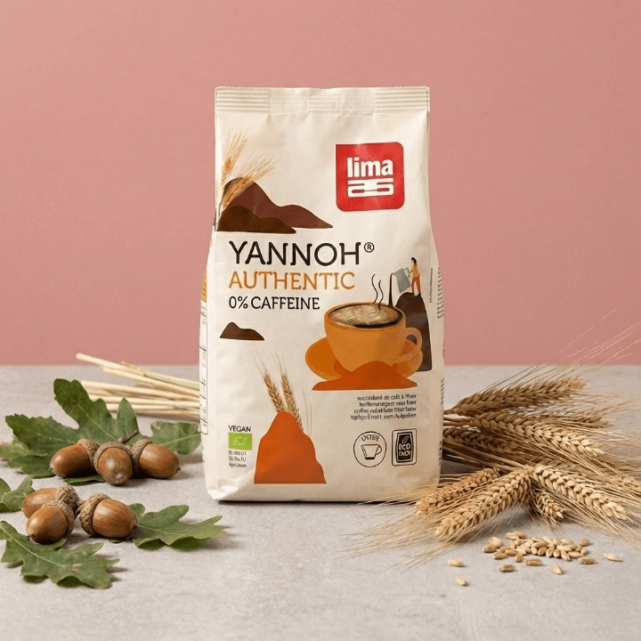 sachet 1kg yannoh bio 1kg. Le sachet est entouré d'un décor rappellant les ingrédients, notamment des glands et de l'orge.